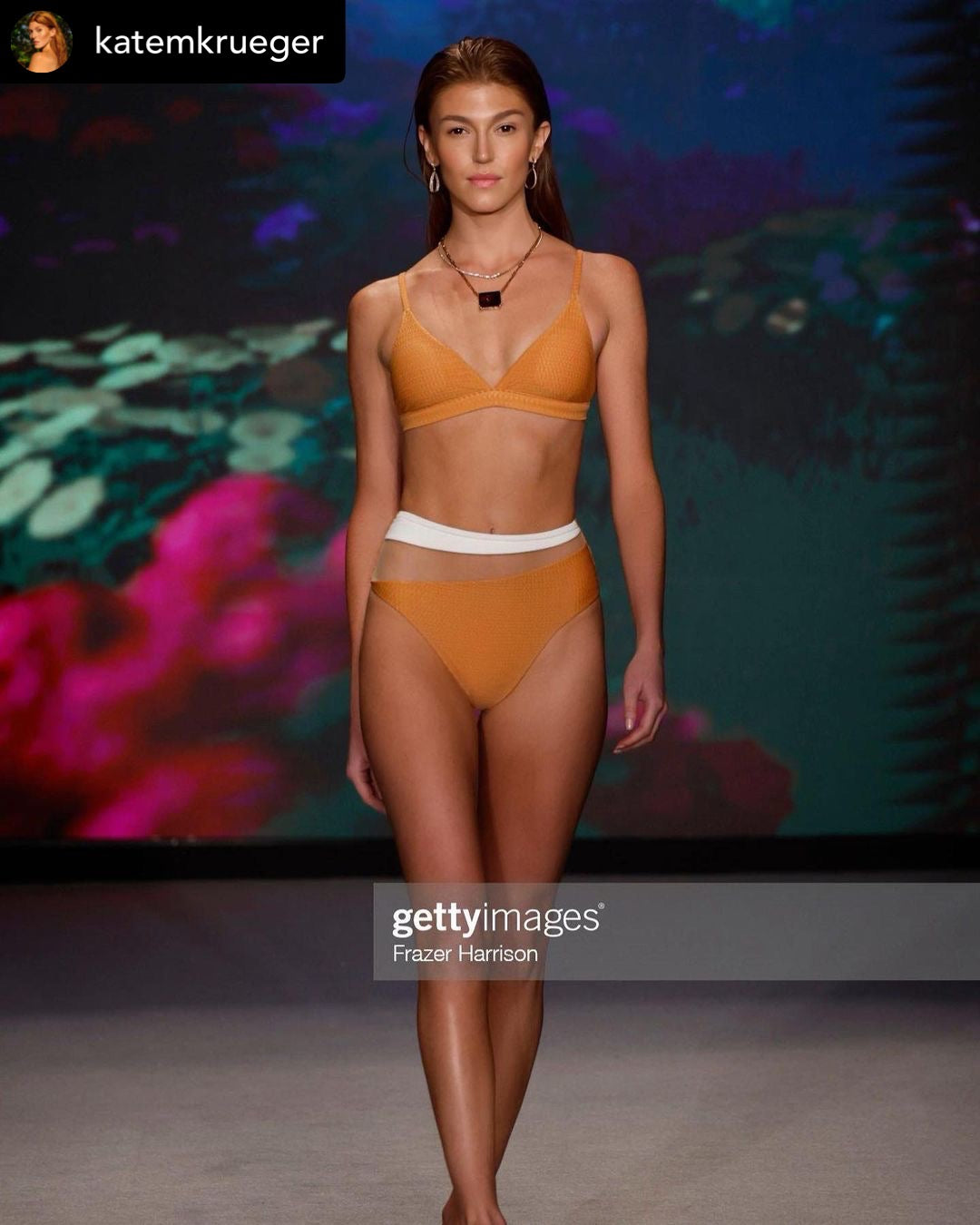 Self-Tanning Mousse w/ Free Applicator Mitt